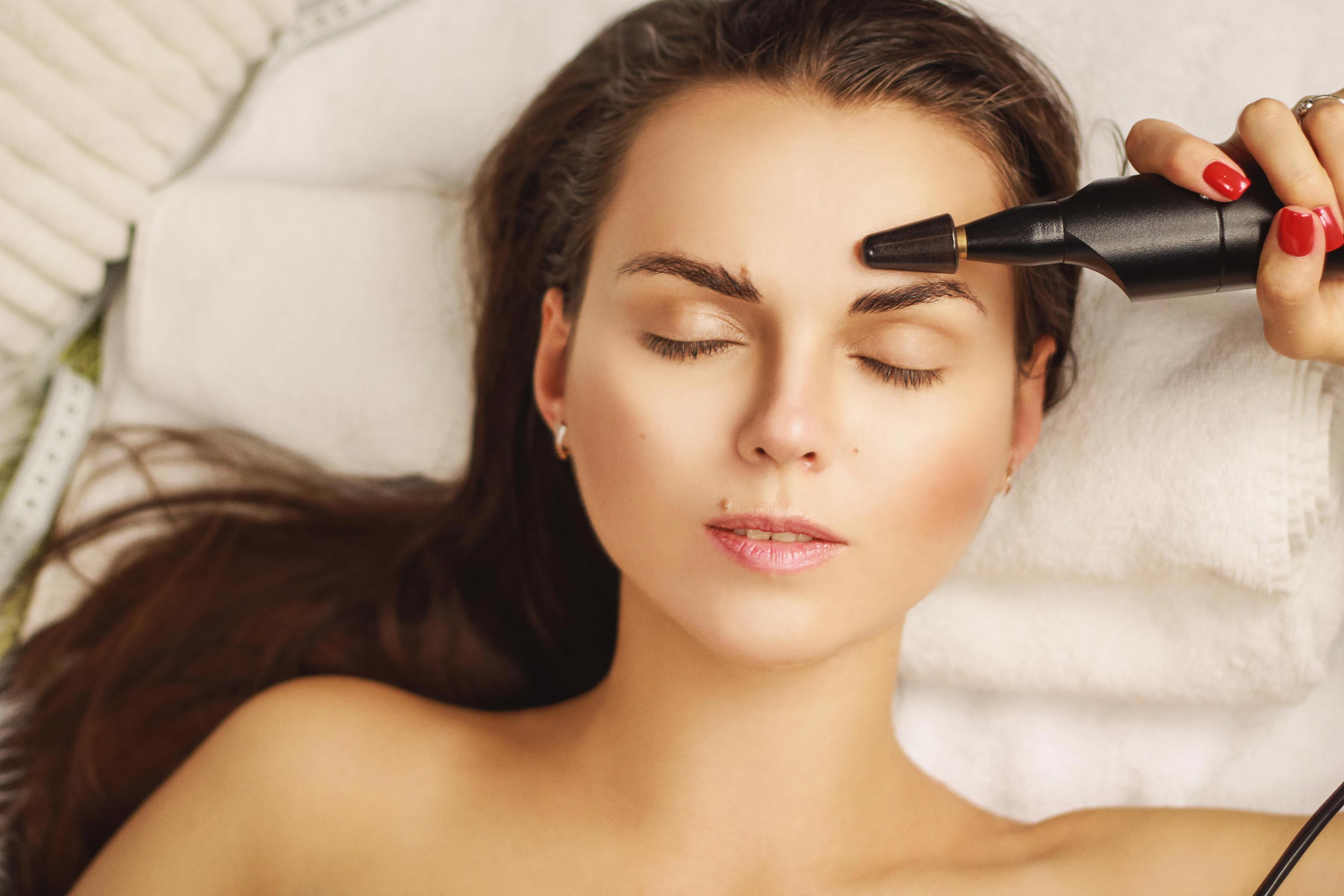 Аппаратная косметология от мимических морщин